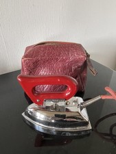 50-er: ELEKTRA kleines Reisebügeleisen in Lederetui - 220V + 110V