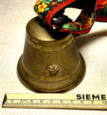 Wandglocke mit Trachtenband