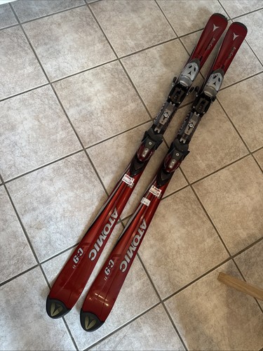 Ski slalom carving - slalom,