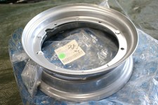 Felge mit Schrauben 2476185