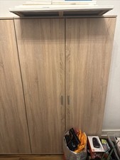 Großen Büro Schrank Zu