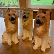 Keramik-Hund, Collie, sitzend, coloriert, unglasiert, lebensechte Darstellung