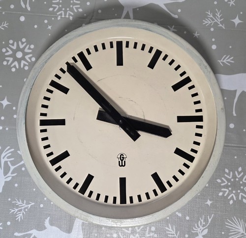 Ddr nebenuhr mu32r - nebenuhr, bahnhof