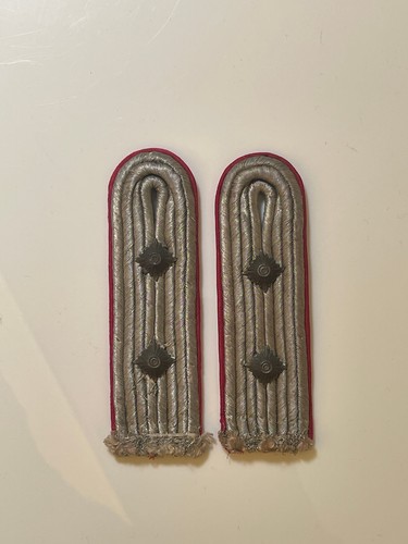 Schulterklappen