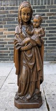 Geschnitzte Marienstatue
