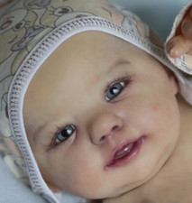 *Abigail lächelnd* Neu Reborn