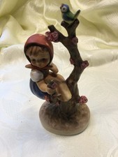 Goebel Porzellan Figur Mädchen