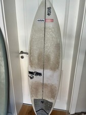 Surfboard: JS Bullseye X Series; 5'11 x20 1/4 x 2 5/8 - 34,7 Liter