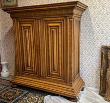 Frankfurter Wellenschrank STILMÖBEL Nussbaum geschätzt um 1960-1970