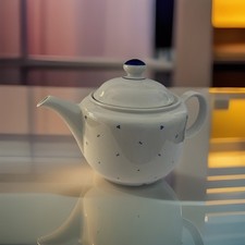 Seltmann Weiden Teekanne - Porzellan - weiss mit blauen Pünktchen