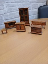 Schrank, 4 Kommoden 1 Hocker für Puppenstube Puppenhaus  1:12 (?)
