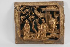 N92E79- Asiatika Holzschnitzerei Relief Figurenszene vergoldet