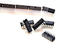 7x Toshiba TC4069UBP, IC Baustein, Hex Inverter, Wechselrichter, DIP14, NOS