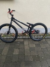 Czar neuron street trail - street,