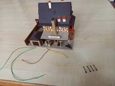 Vollmer 43696 H0 Dorfschmiede mit Zubehör und Beleuchtung Fachwerkhaus