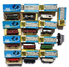 Konvolut Eisenbahn Zubehör 13x Piko Güterwagen Kesselwagen Packwagen H0 OVP RAR