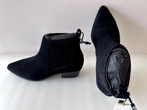 Schwarze leder ankle boots mit - schwarze, leder-ankle-boots