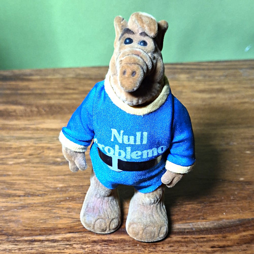 Alf aufstellfigur mit blauem - mit,