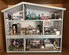 Lundby Puppenhaus 70 x 59 cm groß mit Möbel , Beleuchtung und Puppen Deko Haus