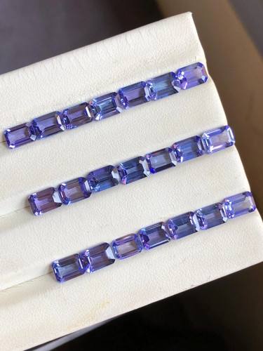 Blauer natürlicher tansanit - blauer,