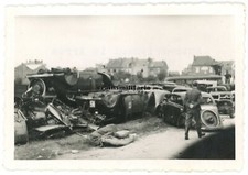 Orig. Foto Soldat mit Beute