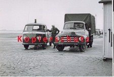 Foto Flughafen Tempelhof IP Industriepolizei Industriepolizist VW Bulli Ford