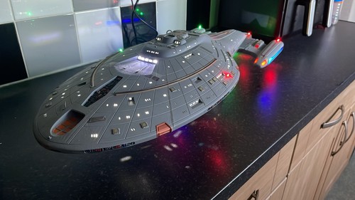 Star trek large - large, voyager
