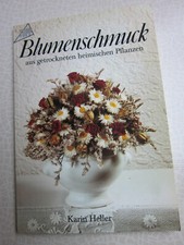 Blumenschmuck aus getrockneten