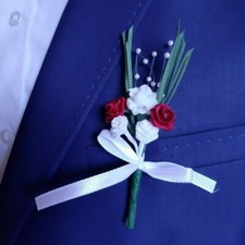 Hochzeitsanstecker, Gästeanstecker mit einer Anstecknadel (10 Stück). Handarbeit