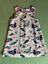 Frühlingshaftes Kordkleid von