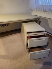 stabiler Schreibtisch Marke