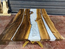 Weißer Epoxidharz Tisch -