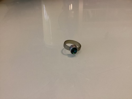 Kautschuk ring mit stein grün - kautschuk,