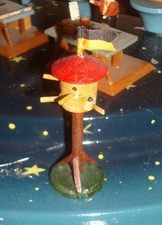 alter Miniatur Taubenschlag