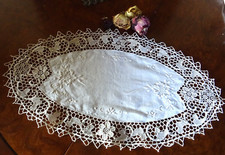 wertvolles ovales Deckchen besticktes Leinen breite Point de Venice Spitze TOP