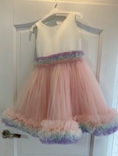 Pretty Ruffle Luxus Festliches? Mädchenkleid   gr 130-140 (bis 10 Jahren)?