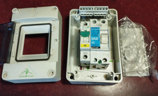 Aufputz  Sicherungskasten / Kleinverteiler / IP 65 / mit Hutschiene und FI