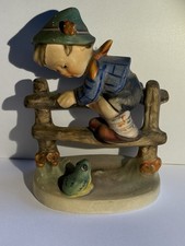 Hummel-Figur mit dem Titel "In