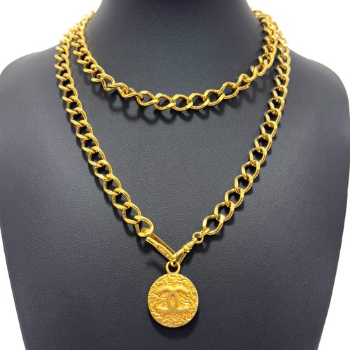 Chanel 1982 coco - chanel, logo