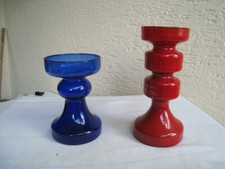 2 Kerzenständer (rot/blau)