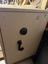 Panzerschrank mit Wählscheibe und Doppelbartschlüssel gebraucht abzugeben 750 KG