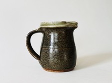 Richard Batterham Studiokeramik Steinzeug Tenmoku Asche Glasur kleiner Krug A/F