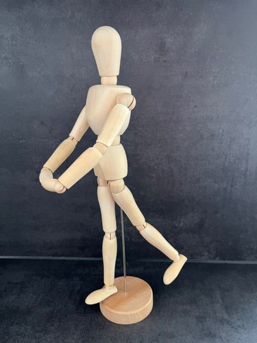 Gliederpuppe aus holz - gliederpuppe,