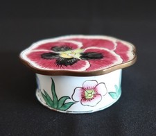 Schöne kleine Deckeldose