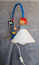 Klemmleuchte aus Holz mit Pirat von Josef Niermann