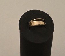 Schöne , schlicht  glänzend