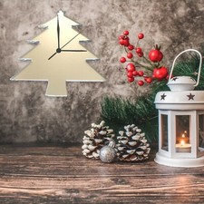 Uhren in Weihnachtsbaumform -