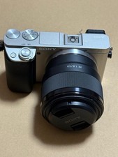 Sony Alpha 6000 Systemkamera 24,3 MP Silber + Sony FE 50 mm F1.8 Objektiv 