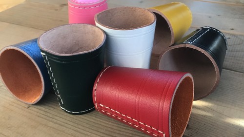 Würfelbecher leder color - würfelbecher, leder-