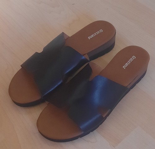 Moderne neue damensandalen von - moderne,